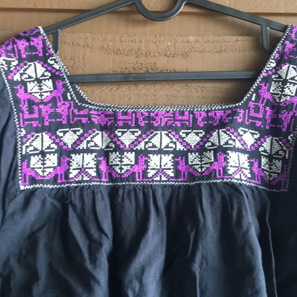 Embroidered top - Picture 2 of 3